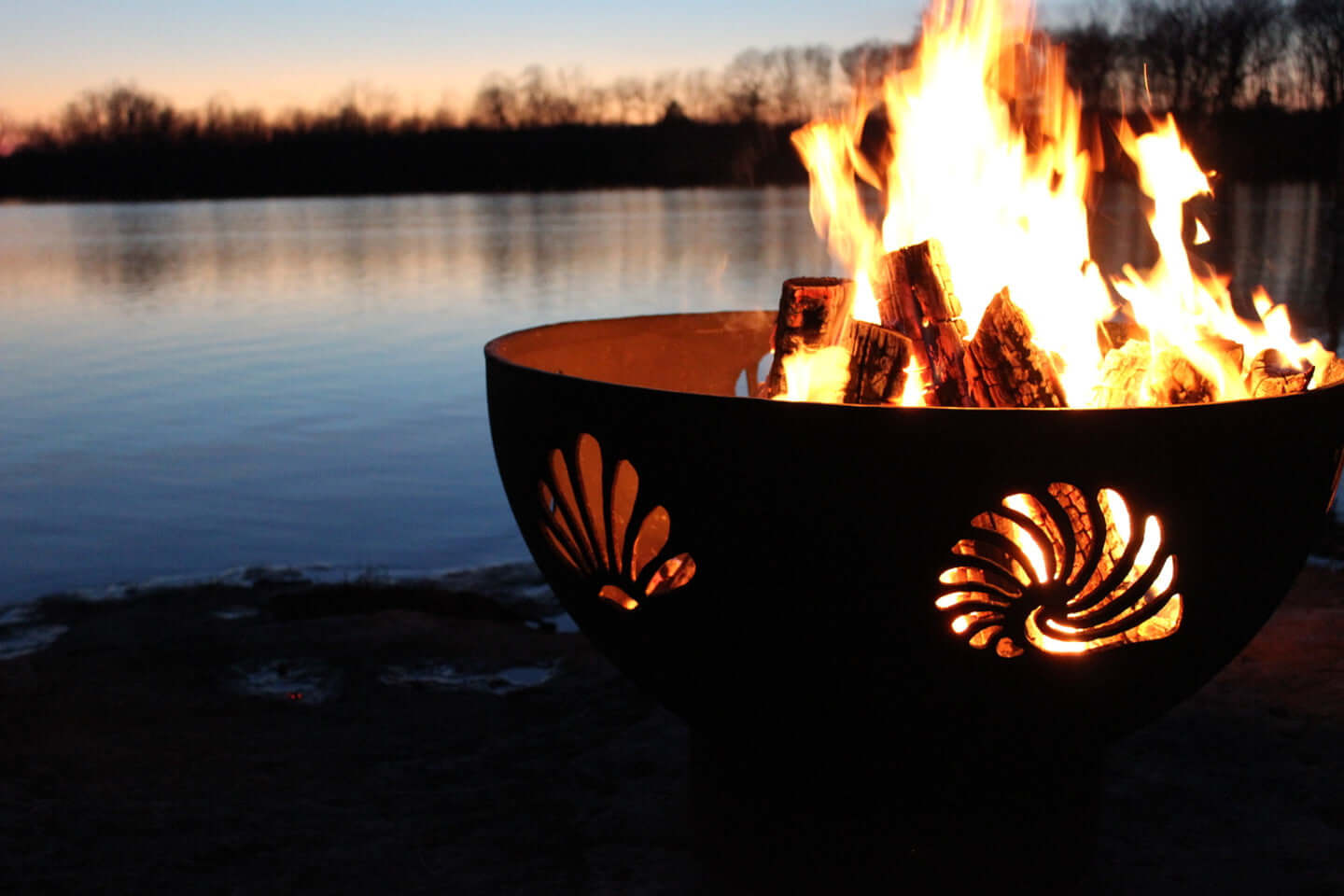 Beachcomber Fire Pit - side view fire