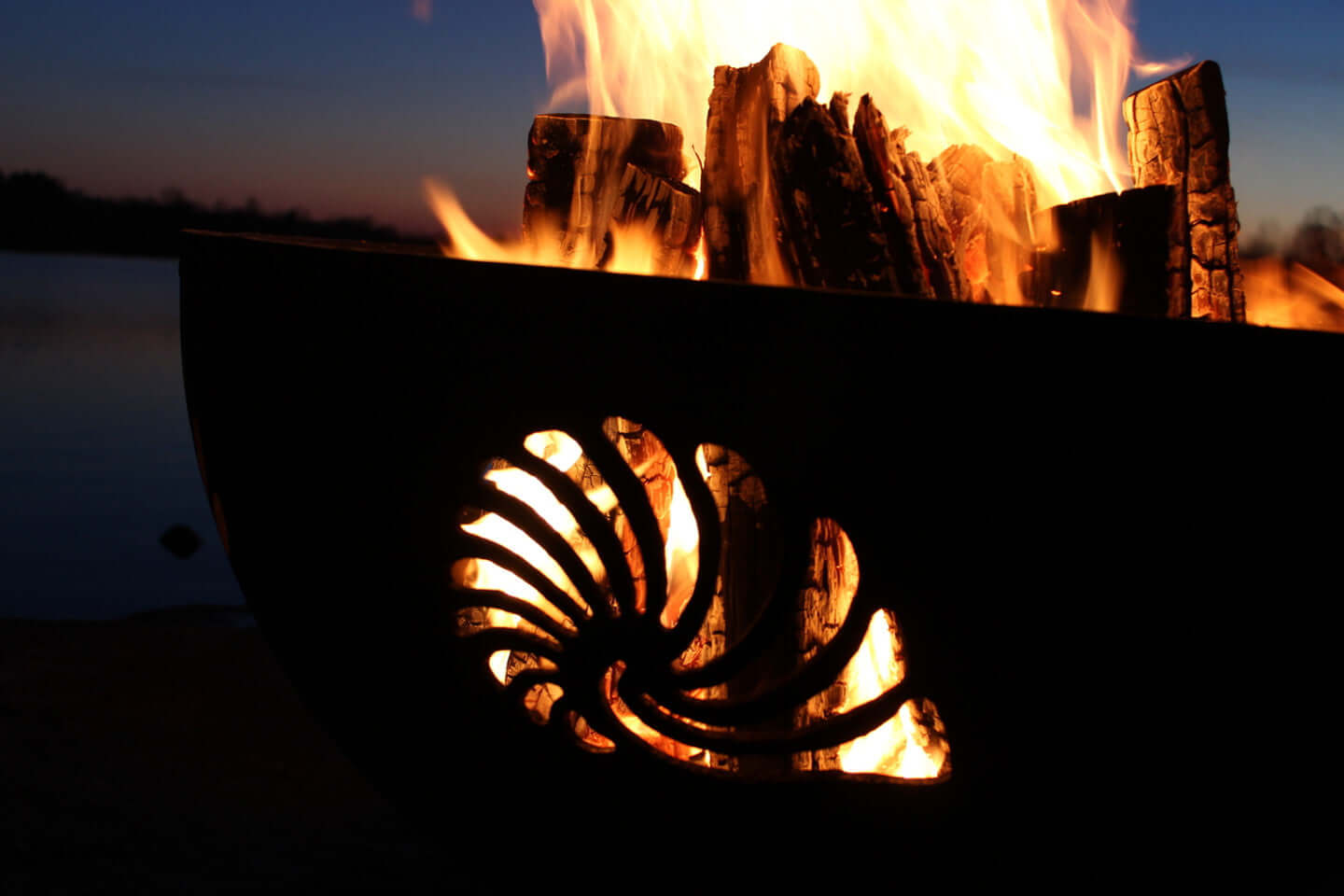 Beachcomber Fire Pit - side view close up